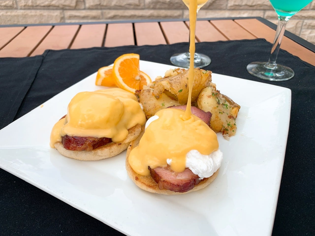 2 Rivers Bar & Grill Launches New Brunch Menu — Beginning October 4
